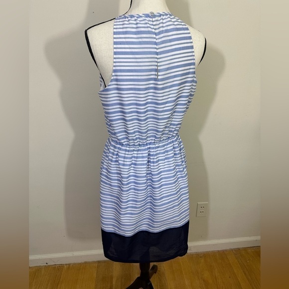 Old Navy size medium dress lightweight, lined mix media in blue and white - Picture 3 of 12